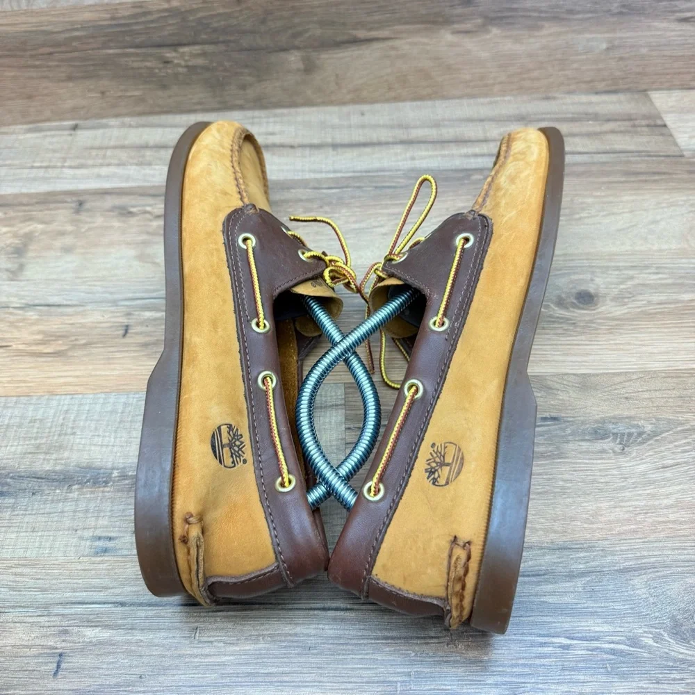 Timberland Men's 10.5 size Tan and Brown Boat Shoes